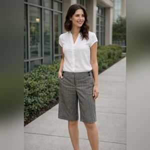 💙 Smart Set Bermuda Shorts